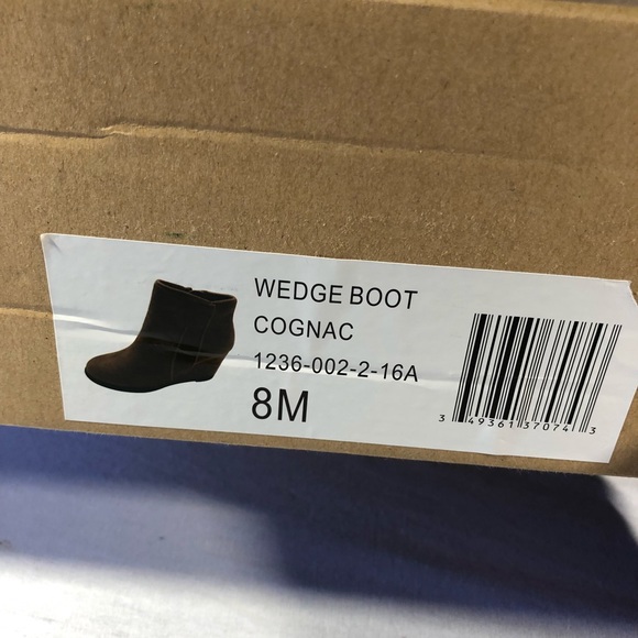 Olive Street Vegan Suede Wedge Side Zip Boot Sz 8 - Picture 6 of 7